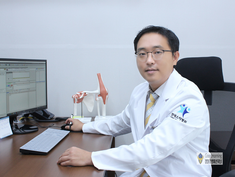 무거운 스마트기기,  자주 사용할수록 손목은 골병든다